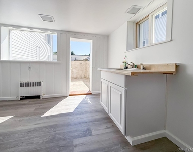 615 Smith Street - Photo Thumbnail 17