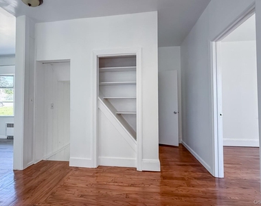 615 Smith Street - Photo Thumbnail 8