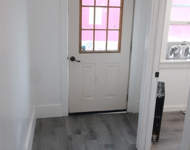15 Goshen Avenue - Photo Thumbnail 11