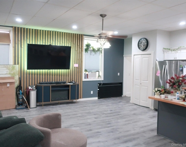 15 Goshen Avenue - Photo Thumbnail 9