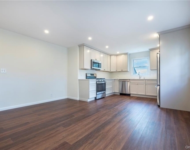 107 E Woodside Avenue - Photo Thumbnail 8