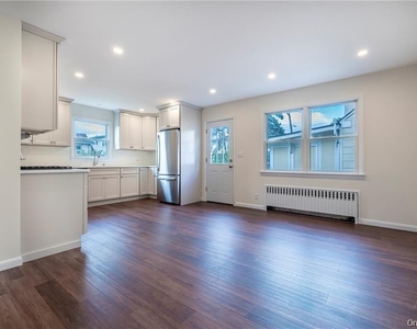 107 E Woodside Avenue - Photo Thumbnail 7