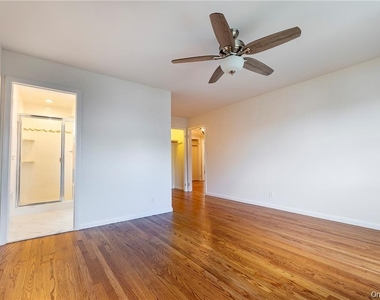 107 E Woodside Avenue - Photo Thumbnail 12