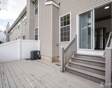 1301 Dahlia Circle - Photo Thumbnail 10