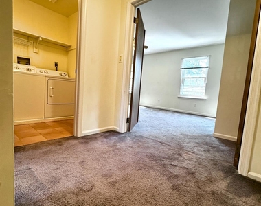 2703 Deerfield Drive - Photo Thumbnail 8