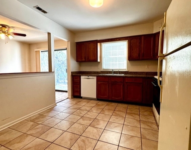 2703 Deerfield Drive - Photo Thumbnail 6