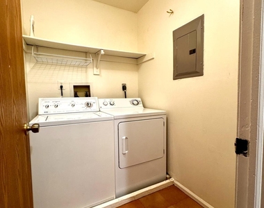 2703 Deerfield Drive - Photo Thumbnail 9
