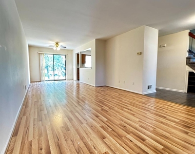 2703 Deerfield Drive - Photo Thumbnail 3