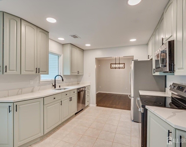 58 Pleasant Valley Road - Photo Thumbnail 15