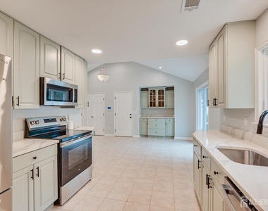 58 Pleasant Valley Road - Photo Thumbnail 12