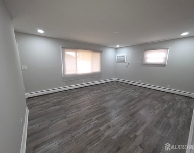 17 Colton Road - Photo Thumbnail 1