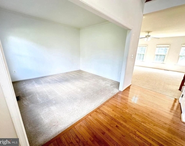 19 Sunrise Valley Court - Photo Thumbnail 3
