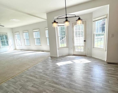19 Sunrise Valley Court - Photo Thumbnail 8