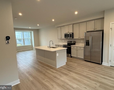 6932 Braxton Springs Way - Photo Thumbnail 9