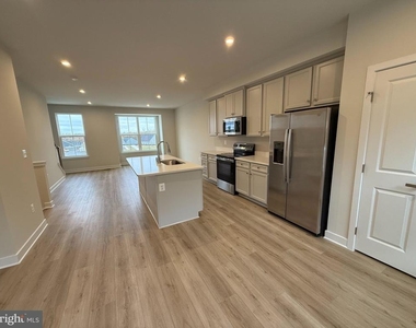 6932 Braxton Springs Way - Photo Thumbnail 6