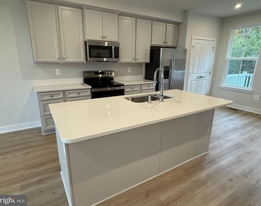 6932 Braxton Springs Way - Photo Thumbnail 7