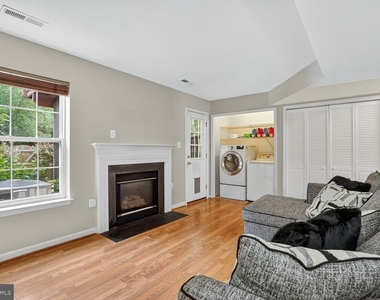 11082 Clovertree Court - Photo Thumbnail 5