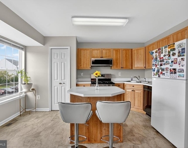 11082 Clovertree Court - Photo Thumbnail 14
