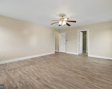 16069 Olmstead Lane - Photo Thumbnail 3