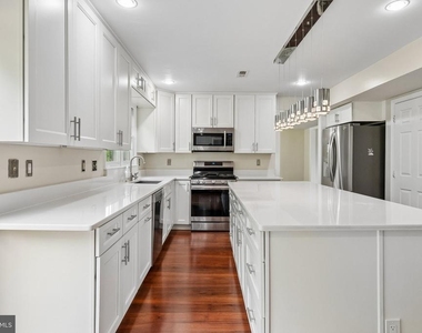 16069 Olmstead Lane - Photo Thumbnail 18