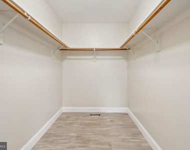 16069 Olmstead Lane - Photo Thumbnail 7