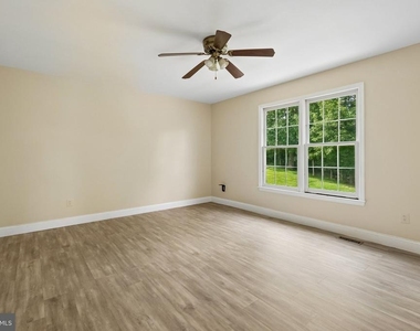 16069 Olmstead Lane - Photo Thumbnail 11