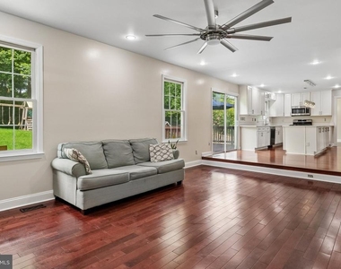 16069 Olmstead Lane - Photo Thumbnail 22