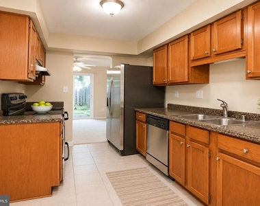 3176 Vanderbilt Court - Photo Thumbnail 3