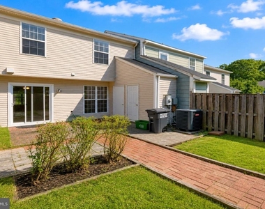 3176 Vanderbilt Court - Photo Thumbnail 14