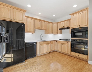 8928 Brewer Creek Place - Photo Thumbnail 12