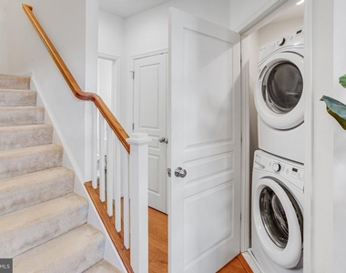 1567 Renate Drive - Photo Thumbnail 15
