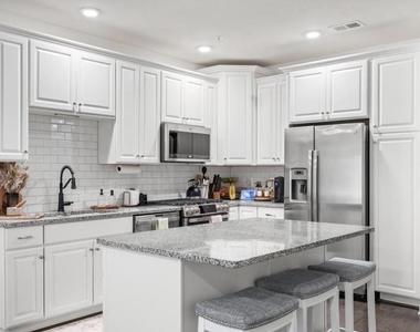 23255 Milltown Knoll Square - Photo Thumbnail 3