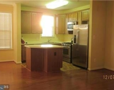 21197 Mcfadden Square - Photo Thumbnail 2
