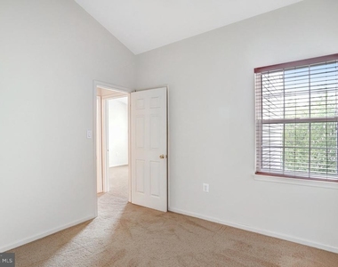 20913 Sandstone Square - Photo Thumbnail 26