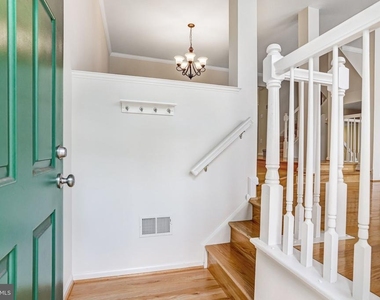 20913 Sandstone Square - Photo Thumbnail 1