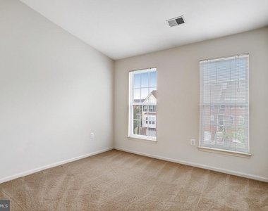 20913 Sandstone Square - Photo Thumbnail 27