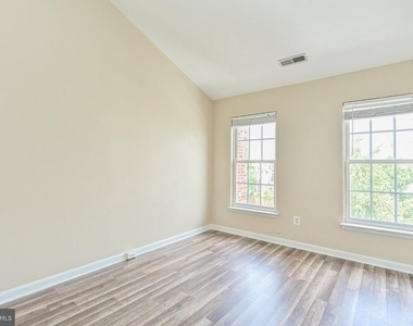 18541 Sierra Springs Square - Photo Thumbnail 29