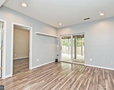 18541 Sierra Springs Square - Photo Thumbnail 36