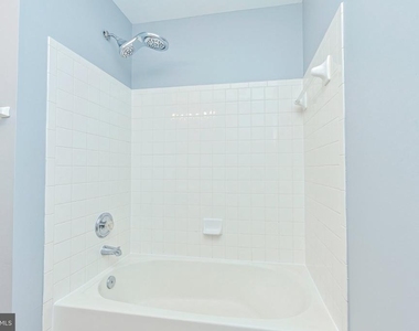 18541 Sierra Springs Square - Photo Thumbnail 32