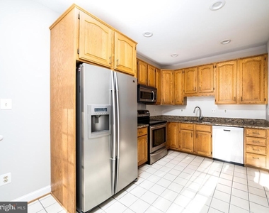 2155 Wolftrap Court - Photo Thumbnail 10