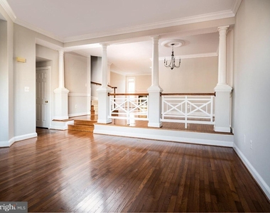 2155 Wolftrap Court - Photo Thumbnail 5