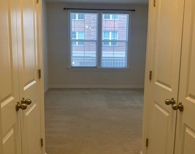 13723 Neil Armstrong Avenue - Photo Thumbnail 11