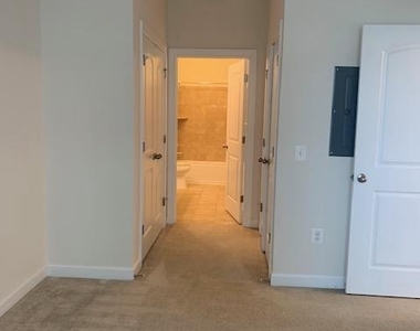 13723 Neil Armstrong Avenue - Photo Thumbnail 13