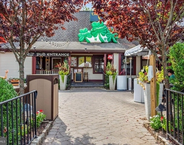 723 Forest Ridge Drive - Photo Thumbnail 25