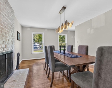 723 Forest Ridge Drive - Photo Thumbnail 8