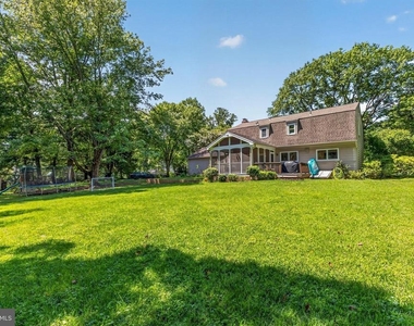 723 Forest Ridge Drive - Photo Thumbnail 24