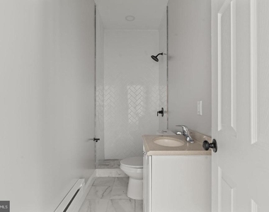 5237 Chester Avenue - Photo Thumbnail 4
