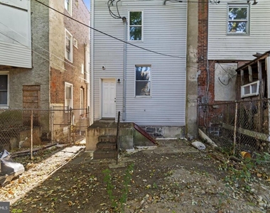 5237 Chester Avenue - Photo Thumbnail 15