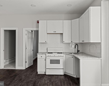 5237 Chester Avenue - Photo Thumbnail 2