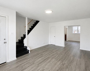 1419 Lardner Street - Photo Thumbnail 4